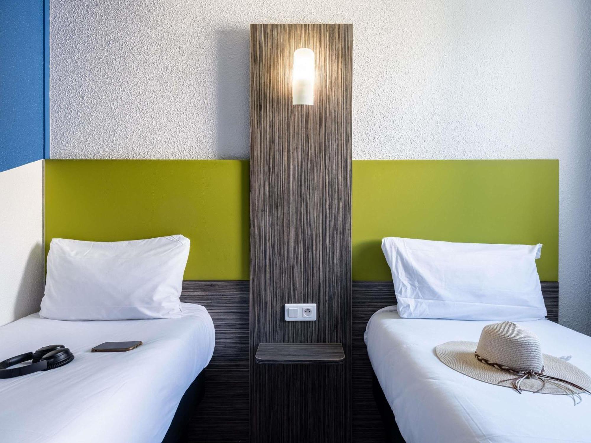Greet Est Hotel Chartres